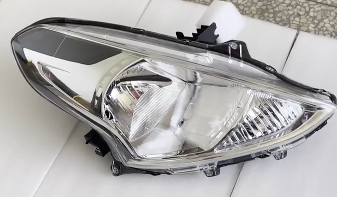 Head Lamps NS0770112 for 日产 Nissan