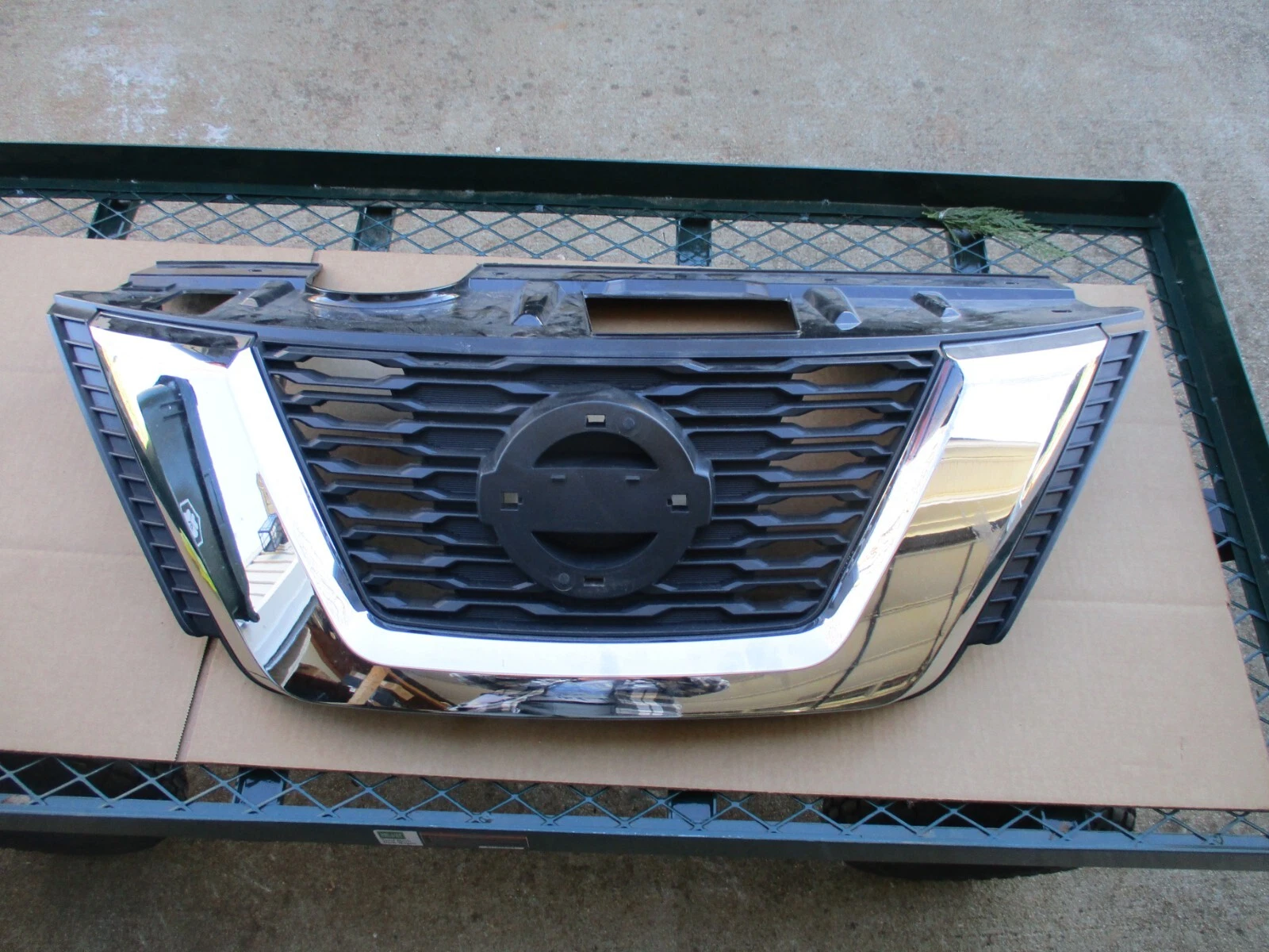 Grille NS0850070 for 日产 Nissan