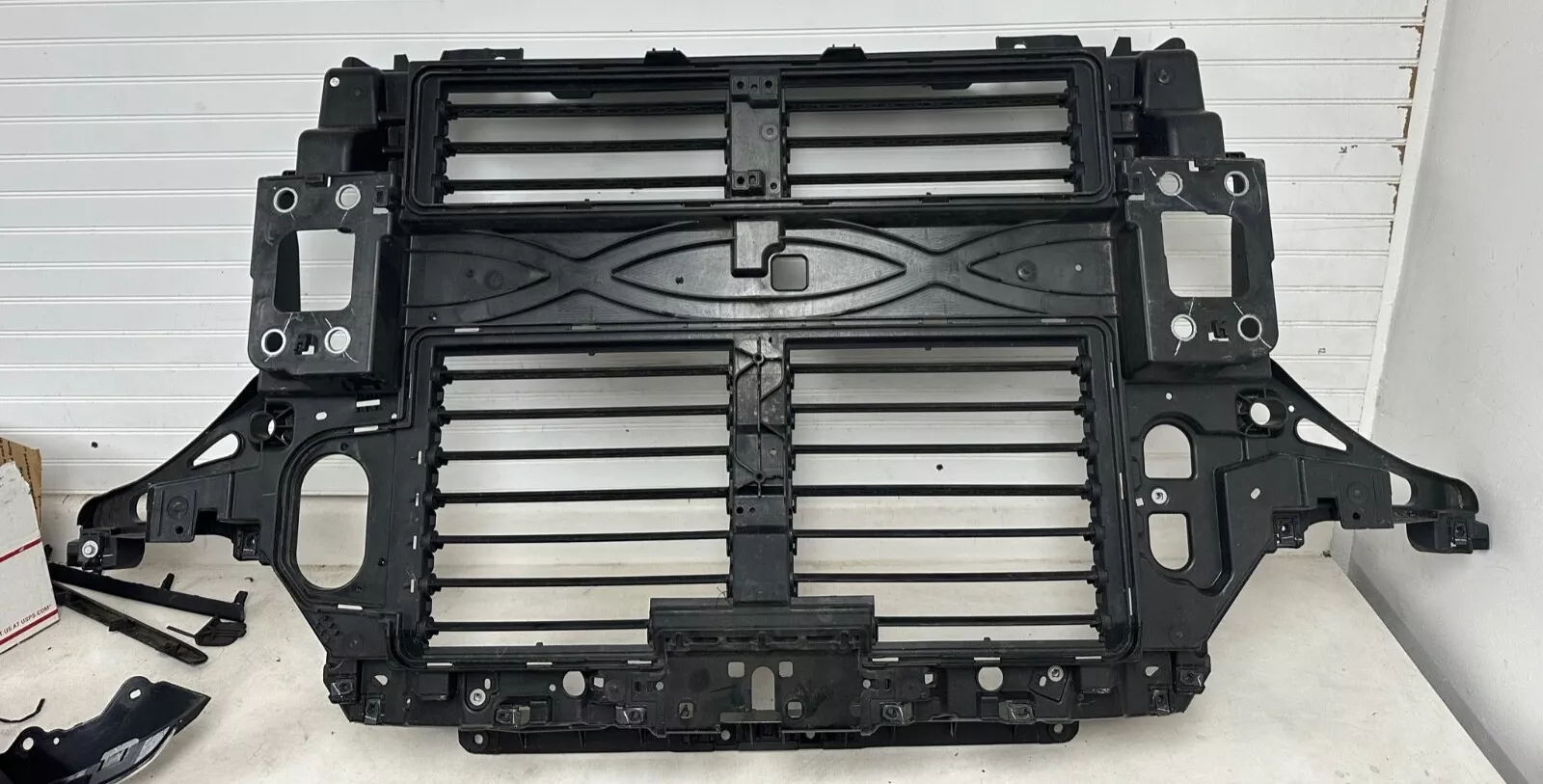 Radiator Support FD0280490L for 福特 Ford