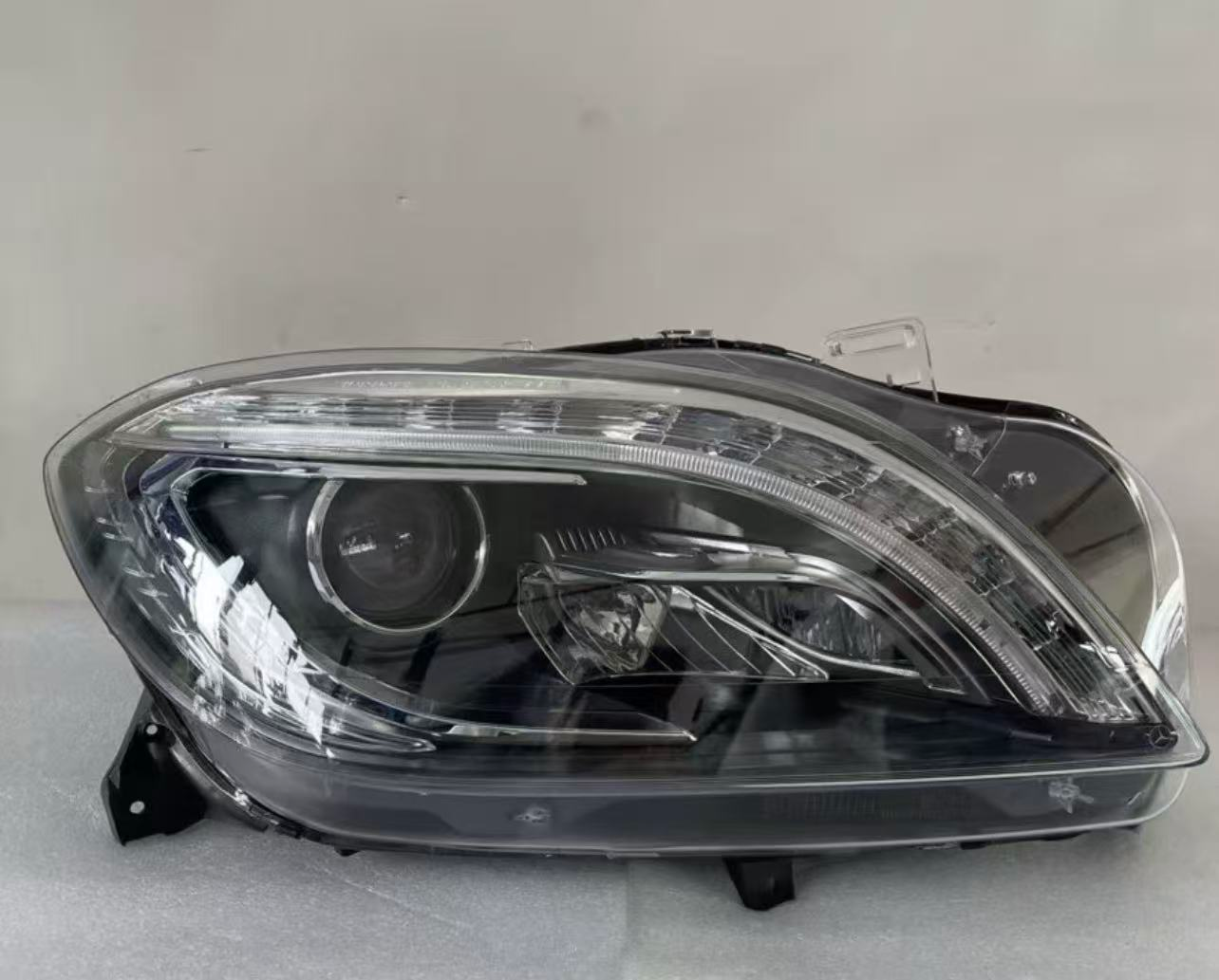Head Lamps BC0690111XNU2 for 梅赛德斯-奔驰 Mercedes-Benz