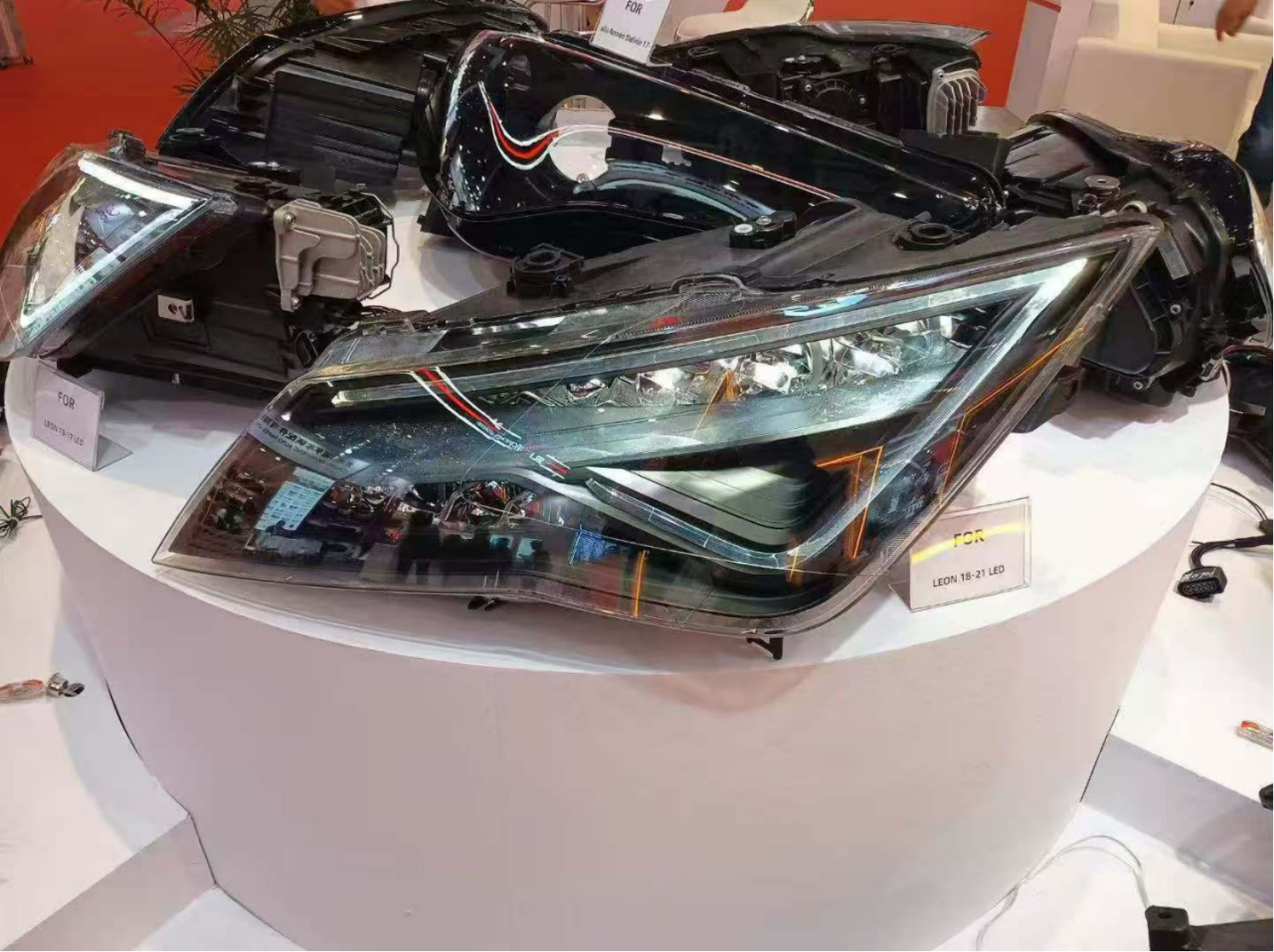 Head Lamps SE0150111Y for 西雅特 Seat