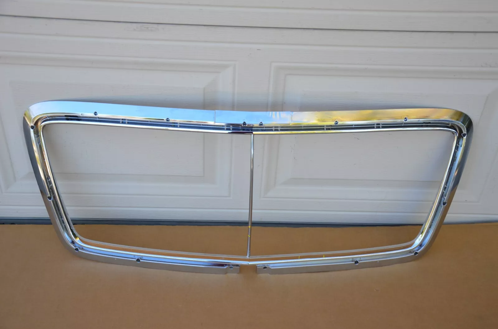 Grille case BT0051050Q for 宾利 Bentley