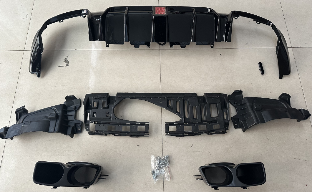 Deflector/Spoiler,RR Bumper BCT1500320 for 梅赛德斯-奔驰改装 Mercedes-Benz Tuning