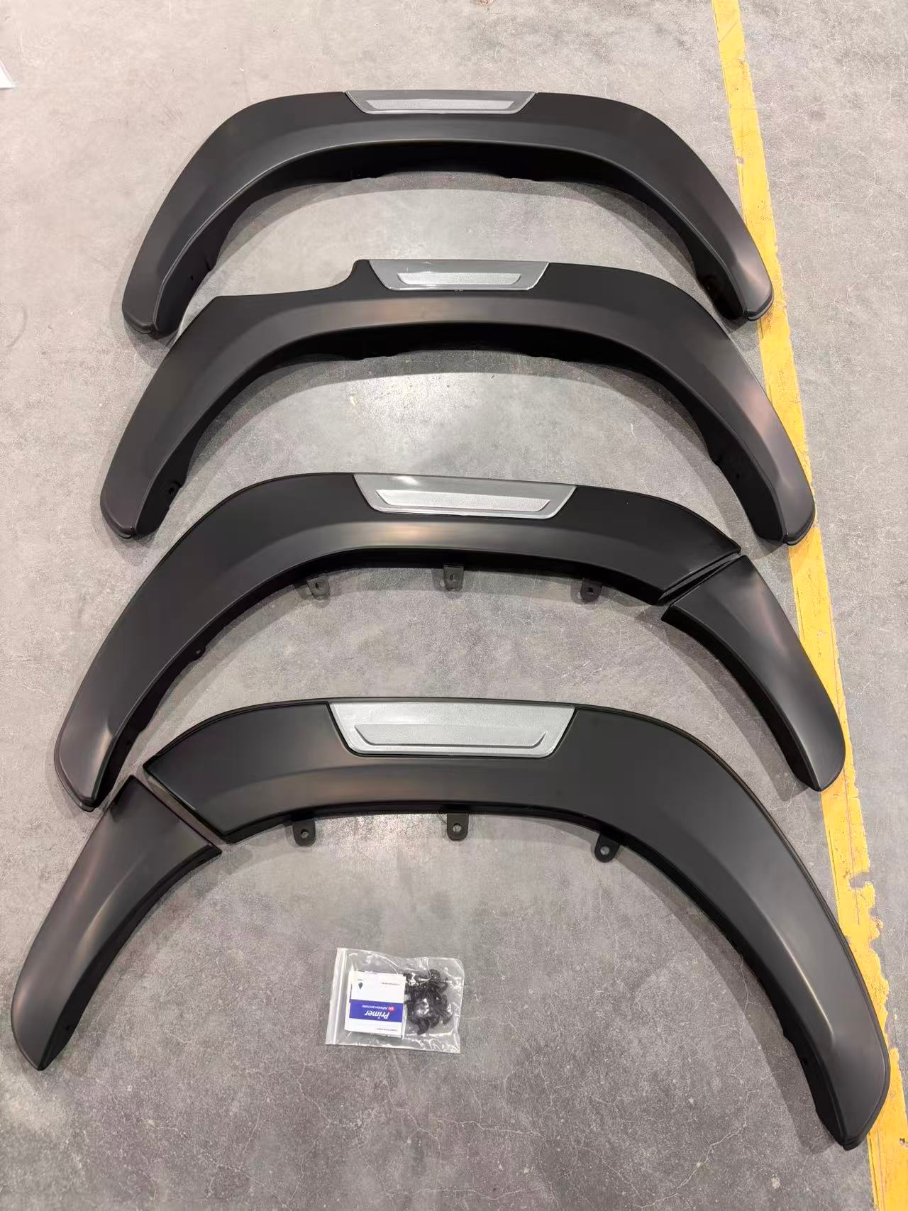 Wheel Arch Moldings TY0880640 for 丰田 Toyota