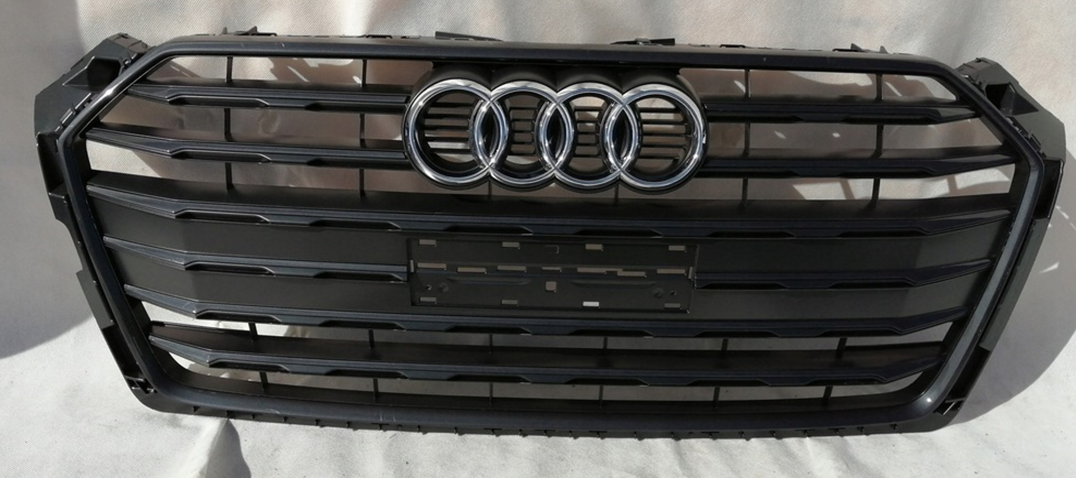 Grille AU1260070B3 for 奥迪 Audi