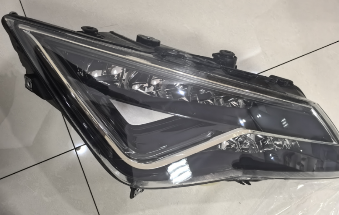 Head Lamps SE0150110Y for 西雅特 Seat