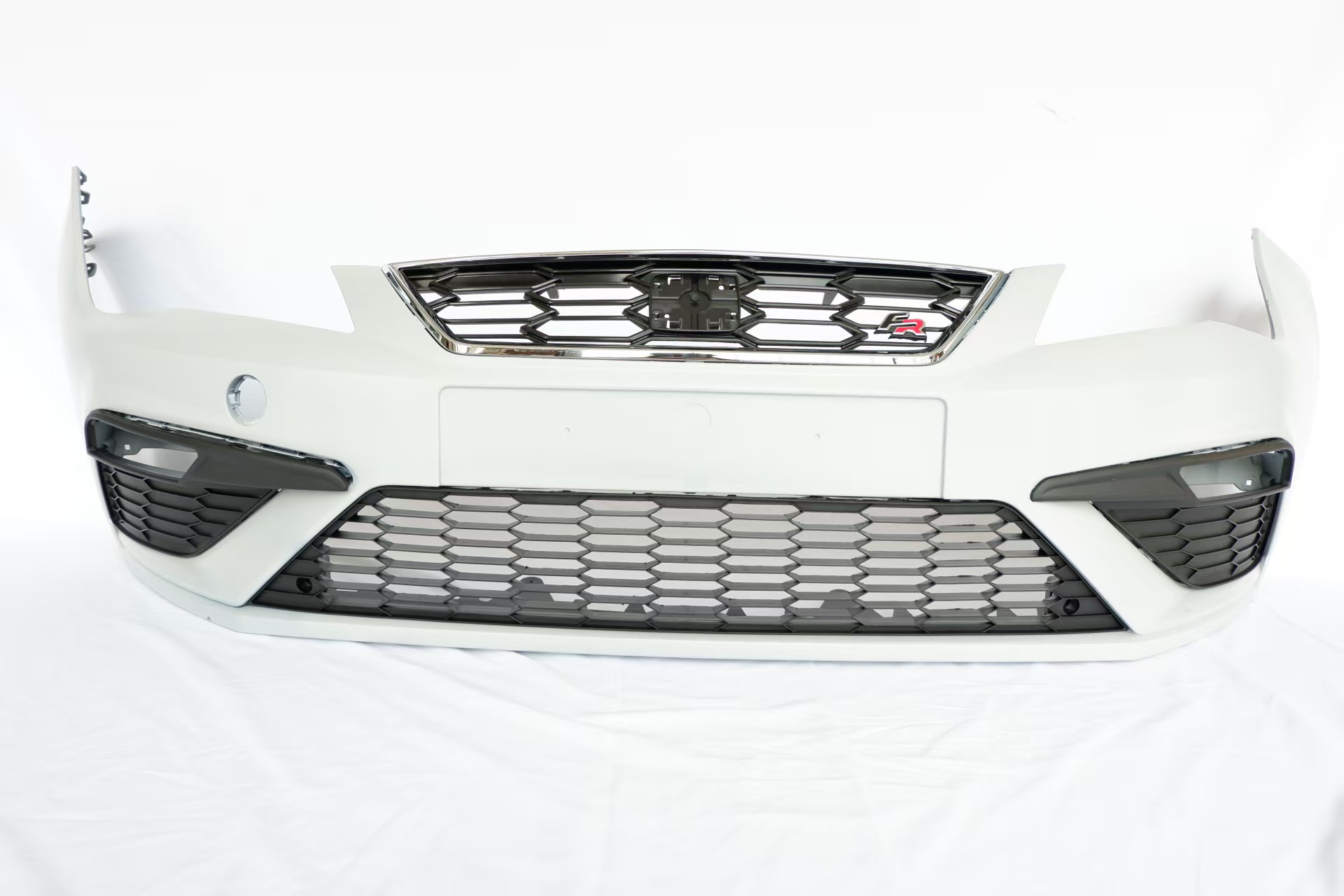 Front Bumper Assy SE0151660 for 西雅特 Seat