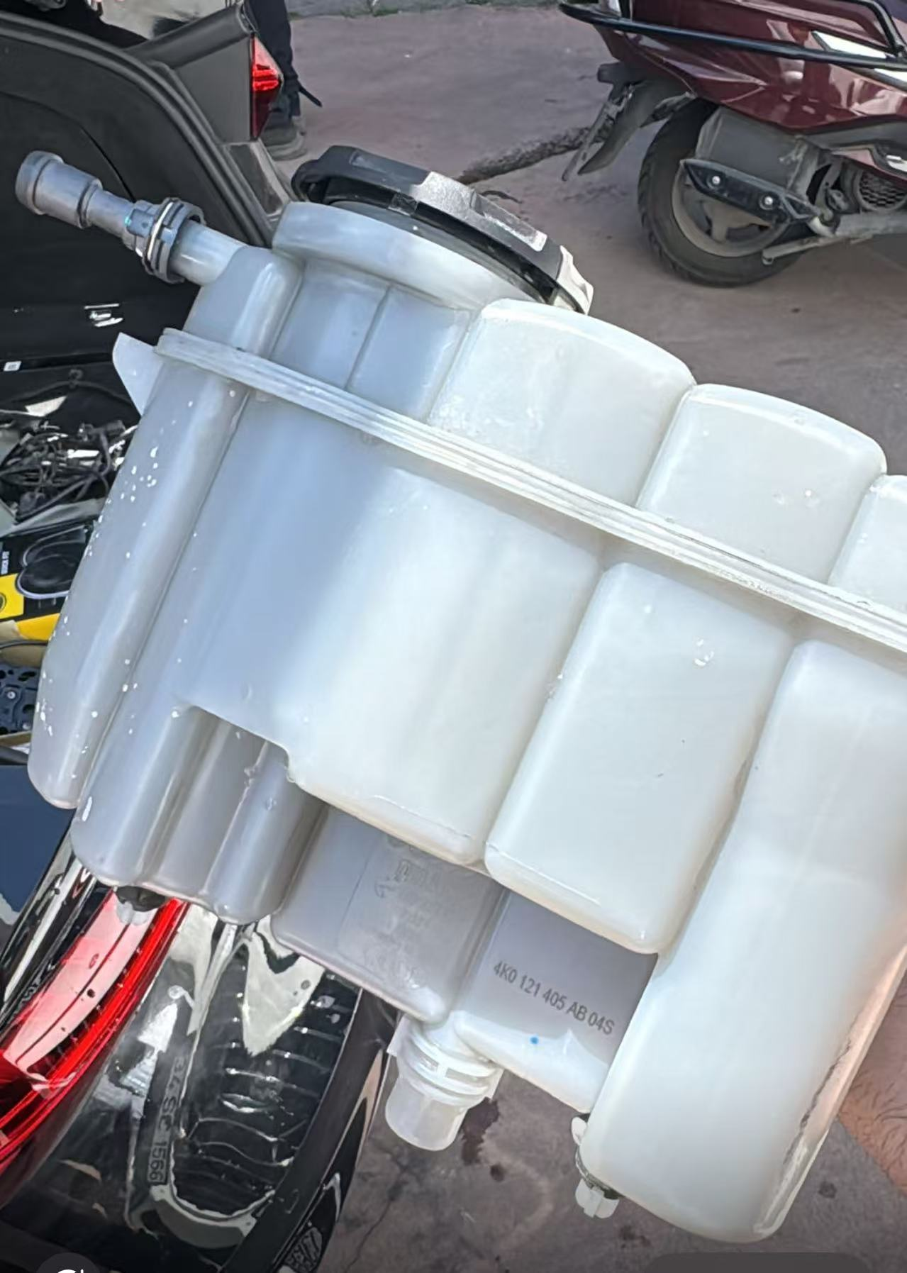 Coolant Expansion Tank AU0970380 for 奥迪 Audi