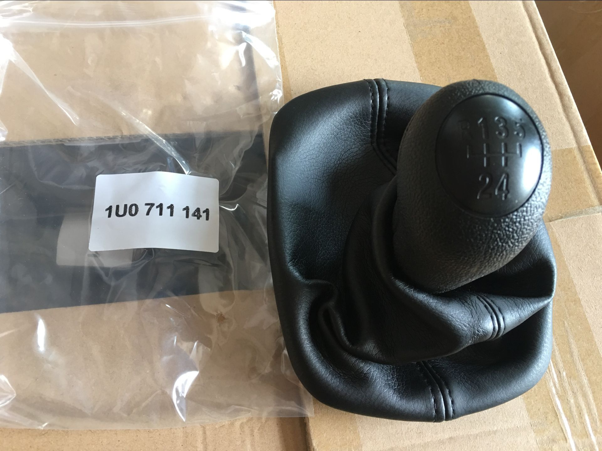 Gear Shift Knob SD0130900 for 斯柯达 Skoda