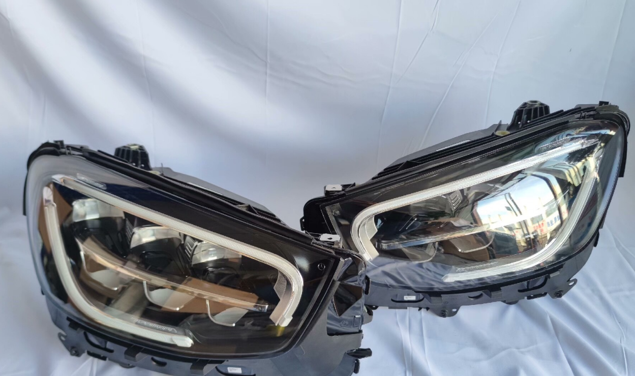 Head Lamps BC1560111YHL for 梅赛德斯-奔驰 Mercedes-Benz