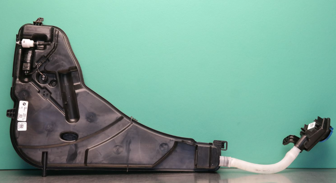 Windshield Washer Tank BM0970360 for 宝马 BMW