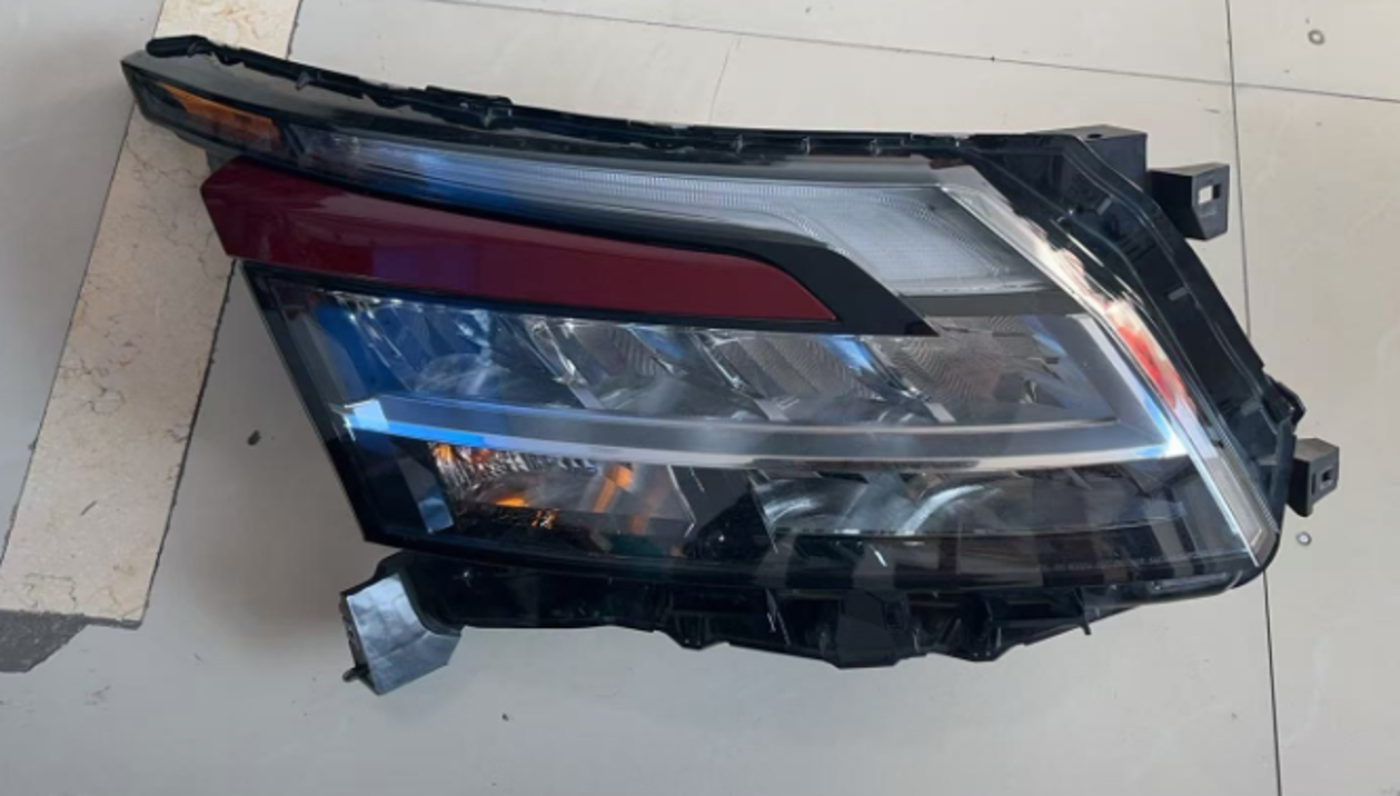 Head Lamps NS0350111 for 日产 Nissan