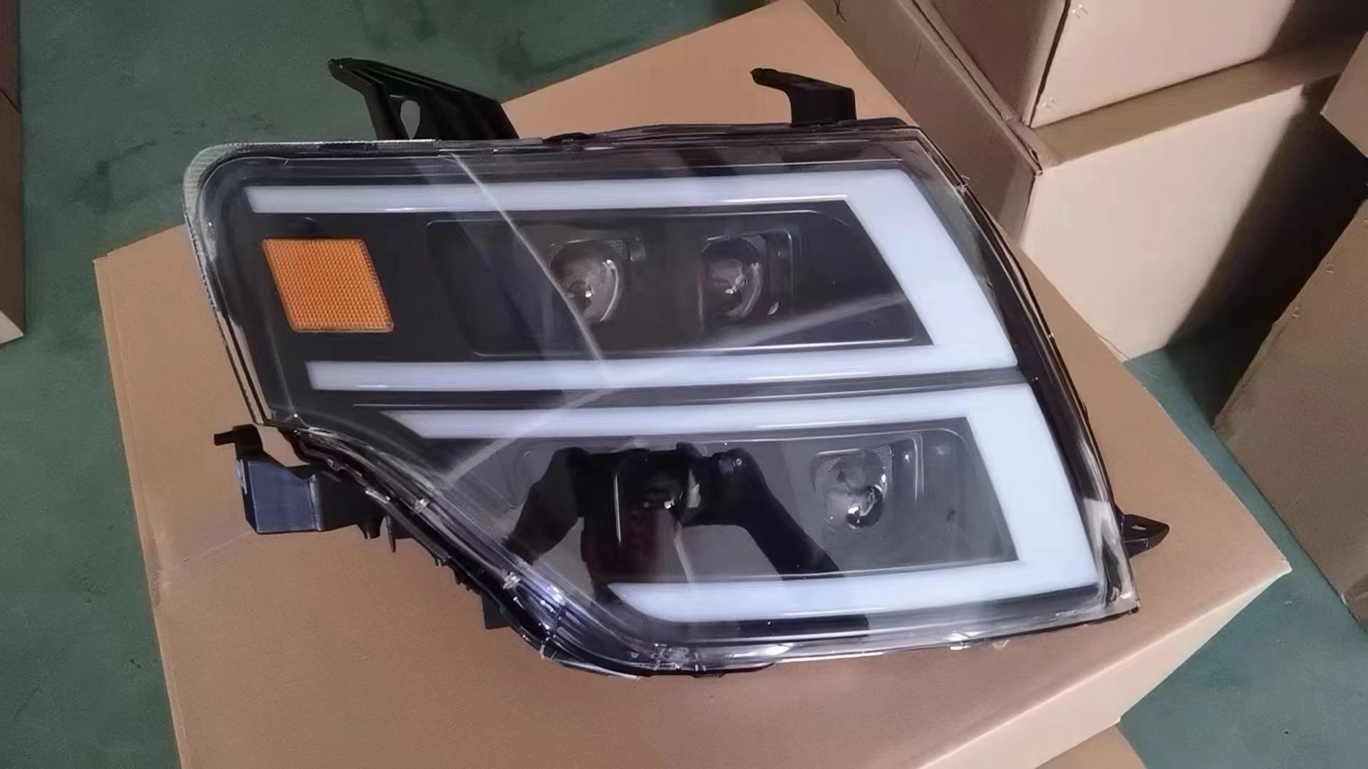 Head Lamps MB2870110 for 三菱 Mitsubishi