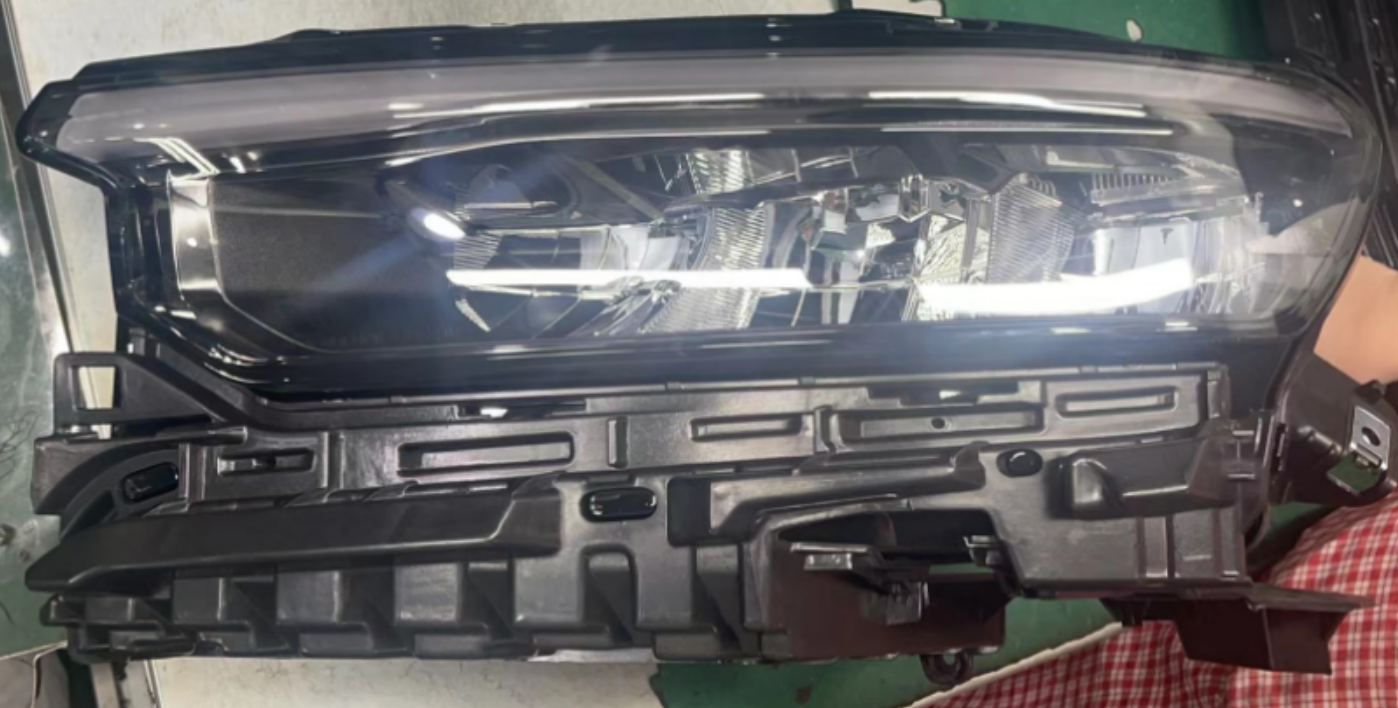 Head Lamps JP0200112US for 吉普 Jeep