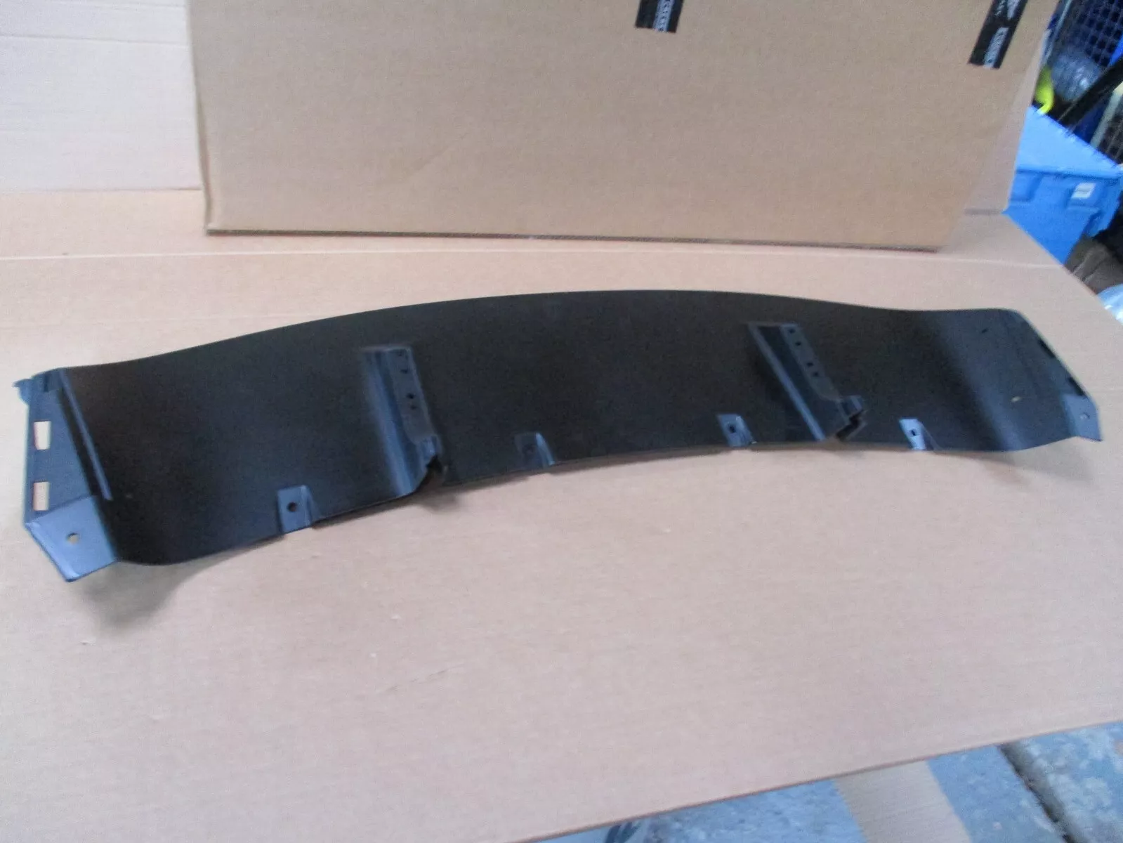 Deflector/Spoiler,RR Bumper BT0020320BG for 宾利 Bentley