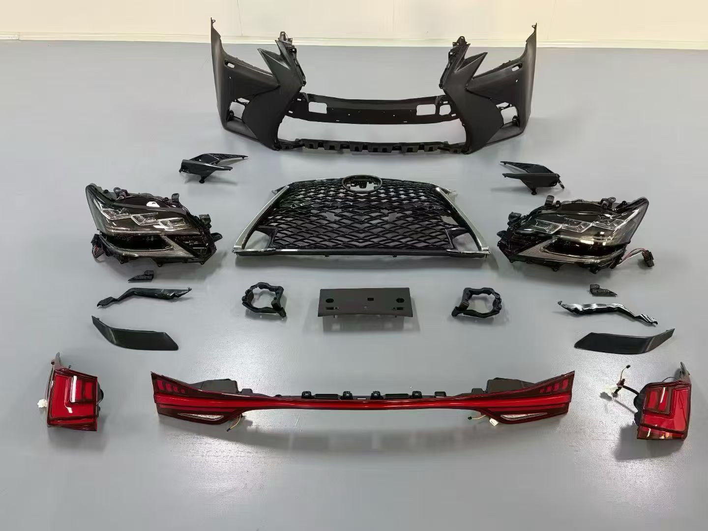 Bumper set complete LX0141220 for 雷克萨斯 Lexus