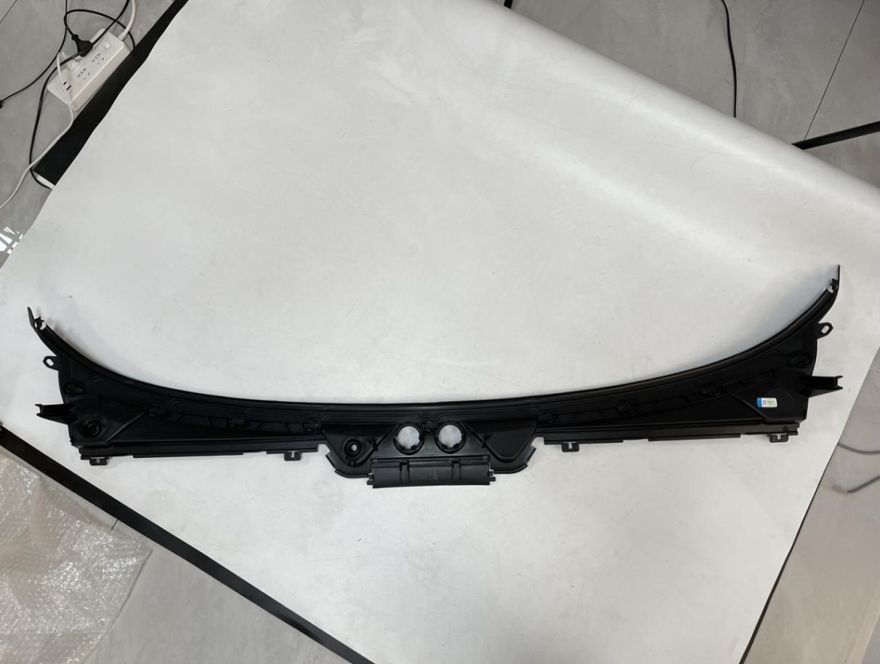 WINDSHIELD TRIM COWL PANEL BM5161550 for 宝马 BMW