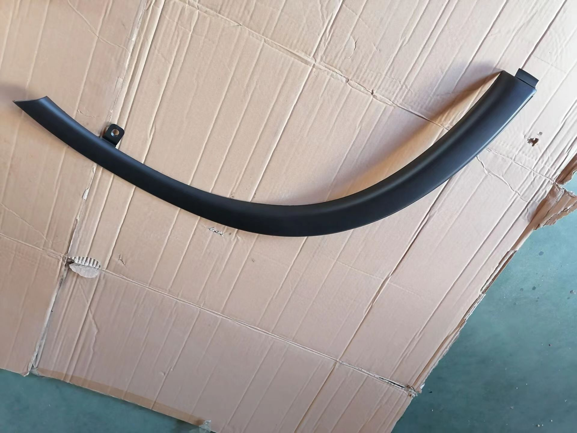 Wheel Arch Moldings MB2430640 for 三菱 Mitsubishi