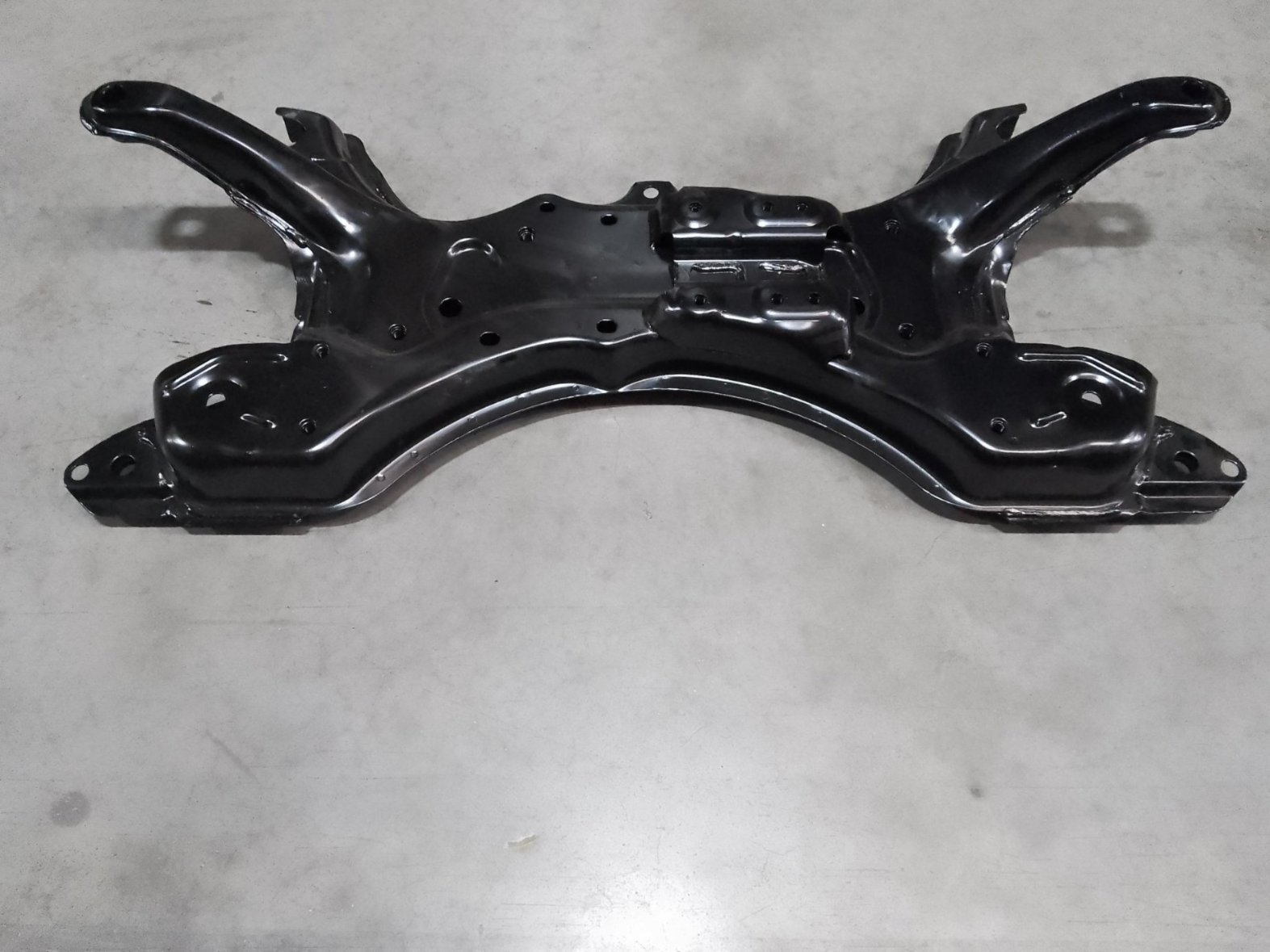 Crossmember BYD0042730 for 比亚迪 BYD