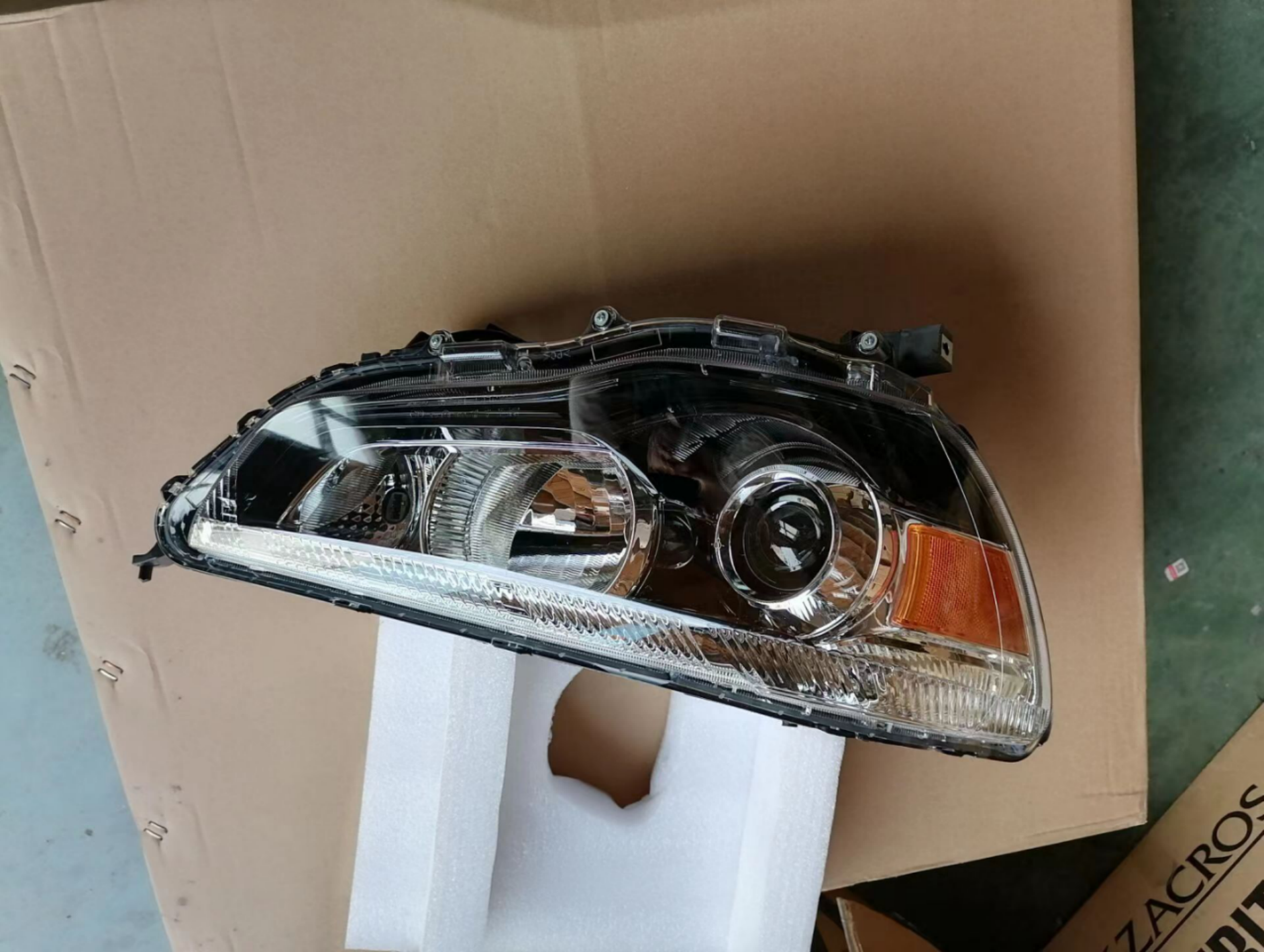 Head Lamps MB0030112 for 三菱 Mitsubishi