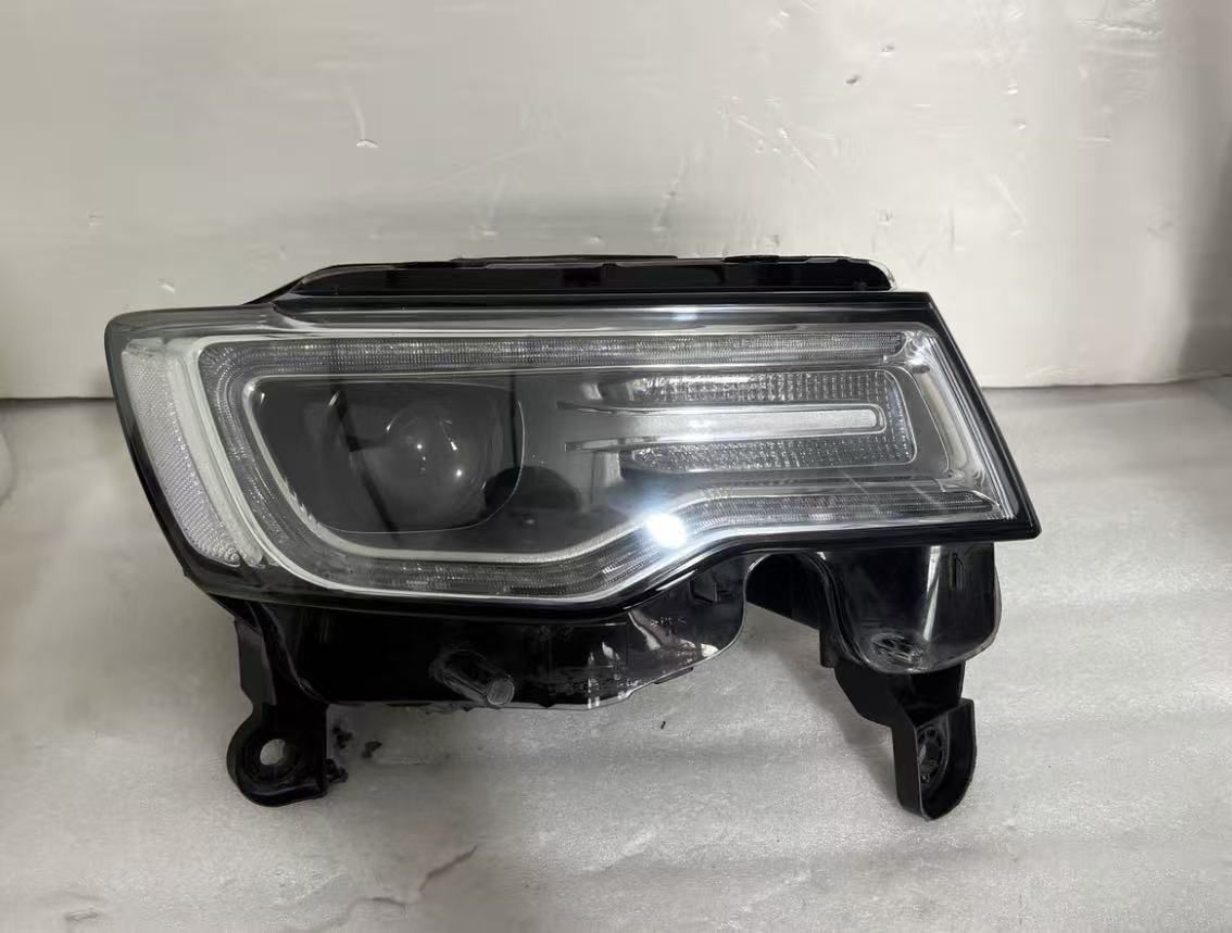 Head Lamps JP0050111W for 吉普 Jeep