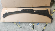 WINDSHIELD TRIM COWL PANEL BM1671550 for 宝马 BMW